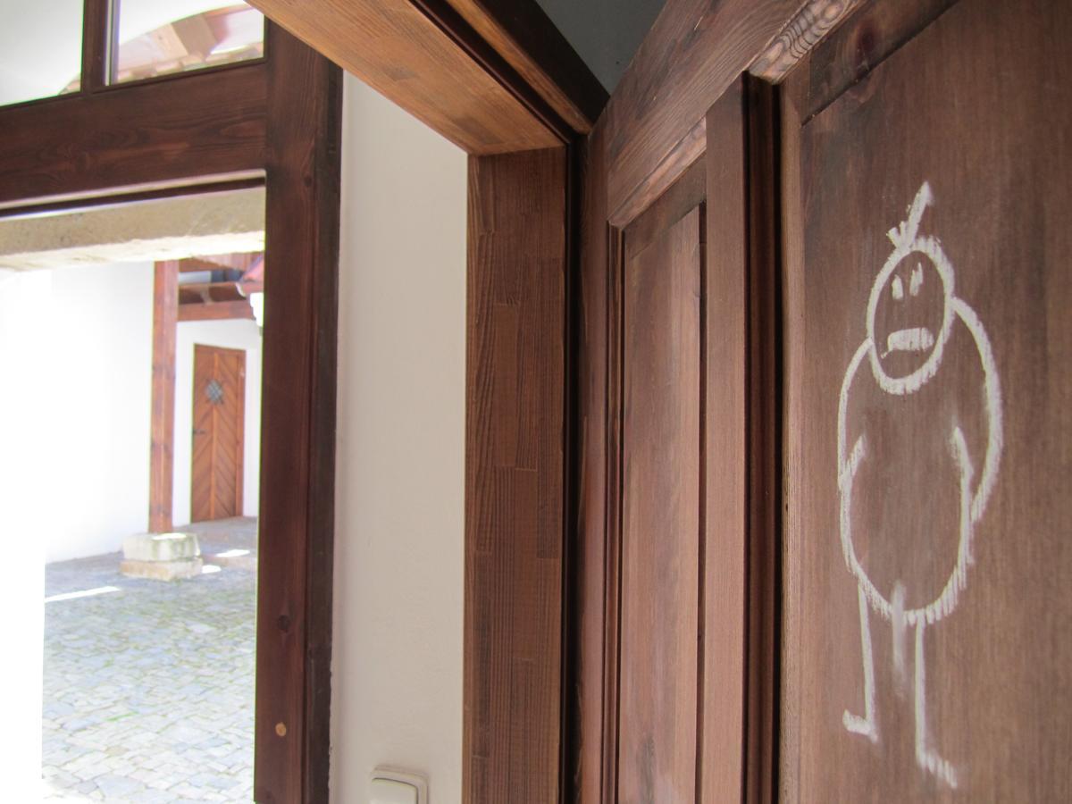 Holubnik Statecnych Zen Kralovych 호텔 Luže 외부 사진